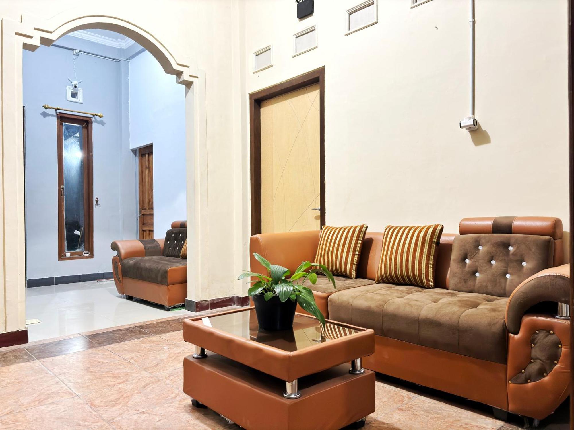 Jogja Day Inn يوغياكارتا المظهر الخارجي الصورة
